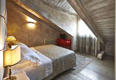 Others 5 Hotel Antiche Figure