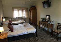 其他 5 The Hollies Inn