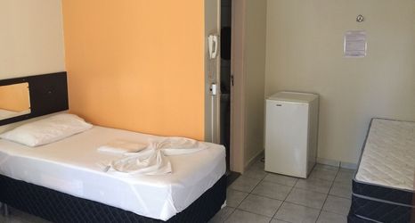 기타 2 Hotel Singular