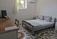 Others 2 Soros Beach