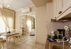 อื่นๆ 6 Ionia Suites