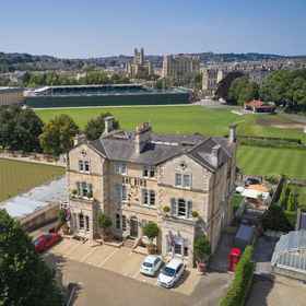 Primary image1The Bird, Bath,Avonleigh Organic Vineyard and Orchard飯店