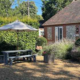 Primary image 1 Stonehenge Cottages, Heytesbury Hotels