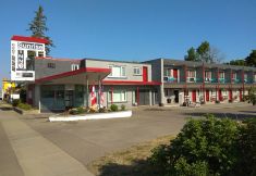 Lainnya 2 6267 Persepolis Inn