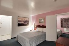 Lainnya 6267 Persepolis Inn