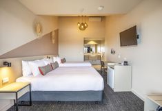 Lain-lain 5 Nightcap at Manhattan Hotel