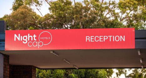 Lain-lain 2 Nightcap at Manhattan Hotel