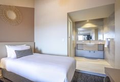 Lain-lain 7 Nightcap at Manhattan Hotel