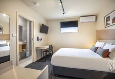 Lain-lain 4 Nightcap at Manhattan Hotel