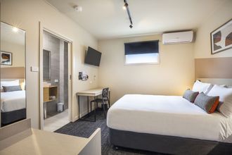 Lain-lain 4 Nightcap at Manhattan Hotel