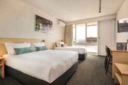 Nightcap at Waltzing Matilda Hotel, USD 110.55