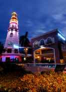 Foto utama The Lighthouse Marina Resort