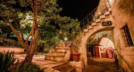 Lain-lain 2 Elysée Cave House