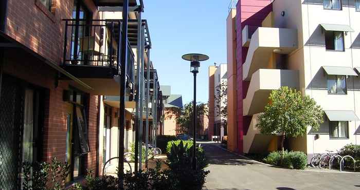 Khác Sydney University Village