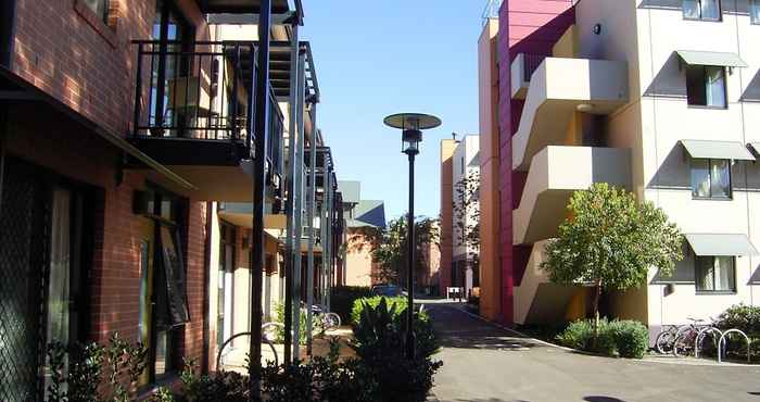 Lainnya Sydney University Village