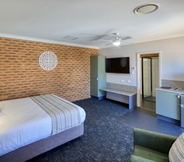 Lainnya 4 Hamilton's Henry Parkes Motor Inn, Parkes