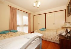 Others 2 40 Thames Holiday Unit