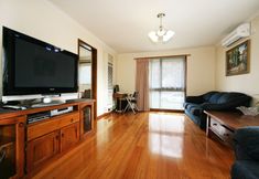 Others 7 40 Thames Holiday Unit