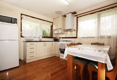 Others 5 40 Thames Holiday Unit