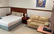 Others 3 Across Country Motel and Serviced Apartments