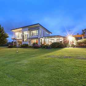 Primary image 1 Harmony Bed & Breakfast, Tiny House Big View 2 Hotels