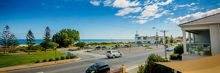 อื่นๆ Esplanade Apartments at West Beach