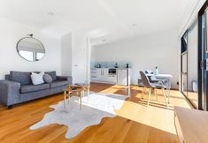 Others 7 Cable Bay Views