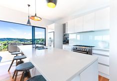 Others 5 Cable Bay Views