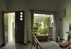 Others 4 La House Apartment