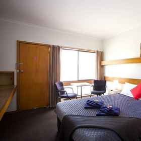 Primary image1格林里汽車旅館,圣迈克尔和约翰小学飯店