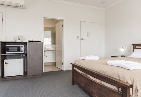 Others Somerset Hotel
