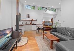 Others 6 Hunchy Hideaway