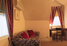 Others 5 The Racecourse Inn