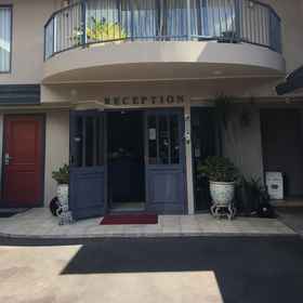 Interior entrance 1 Cornwall Park Motor Inn, Tawharanui Hotels