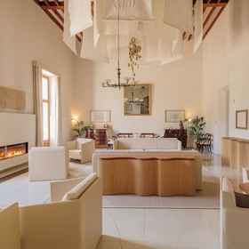 Lobby sitting area1巴利亞利Fontsanta溫泉養生飯店(僅限成人)- Preferred Hotels & Resorts,埃斯波尔莱斯飯店