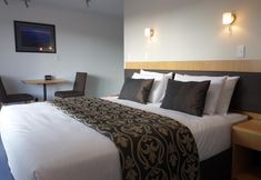 기타 6 Parakai Springs Lodge