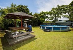 Others 3 Travellers Inn Motel