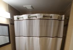 기타 4 AAshram Hotel by Niagara River