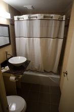 기타 4 AAshram Hotel by Niagara River