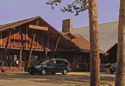 Others Lake Lodge Cabins - Inside the Park