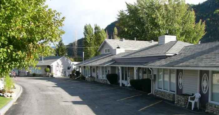 Lain-lain Trail Motel & RV Park