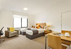 Others 6 Quest Frankston