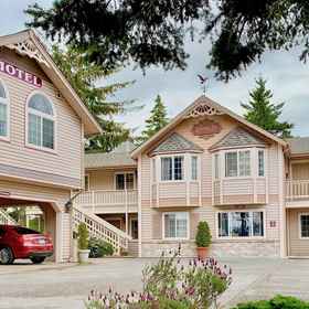 Primary image1Landmark Inn,Jessie M. Honeyman State Park飯店