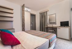 기타 6 Paloma Family Club