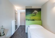 Others 2 Adhhoc Hotel