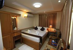 Others 5 Hotel Novel