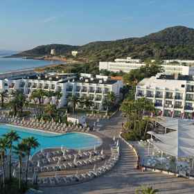 Primary image1大帕拉迪姆白島渡假村及水療中心 - 全包式,埃斯波尔莱斯飯店