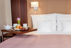 Lain-lain 5 DeSilva Premium Opole