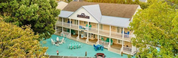 Others Canalside Inn