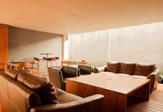 Others 3 Hotel Mawar